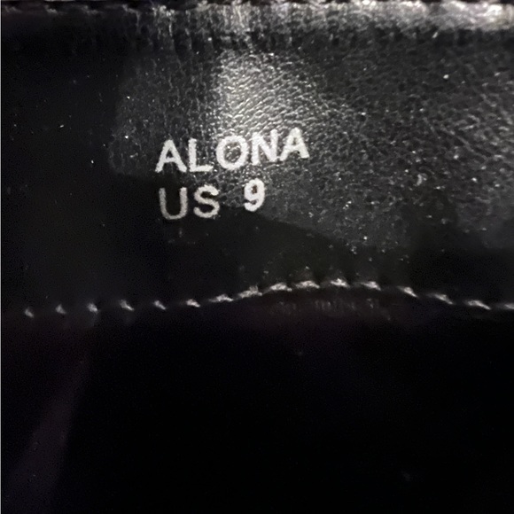 Beautiful faux suede/velvet booties - lightly worn with beautiful gold appliqués - Picture 4 of 5